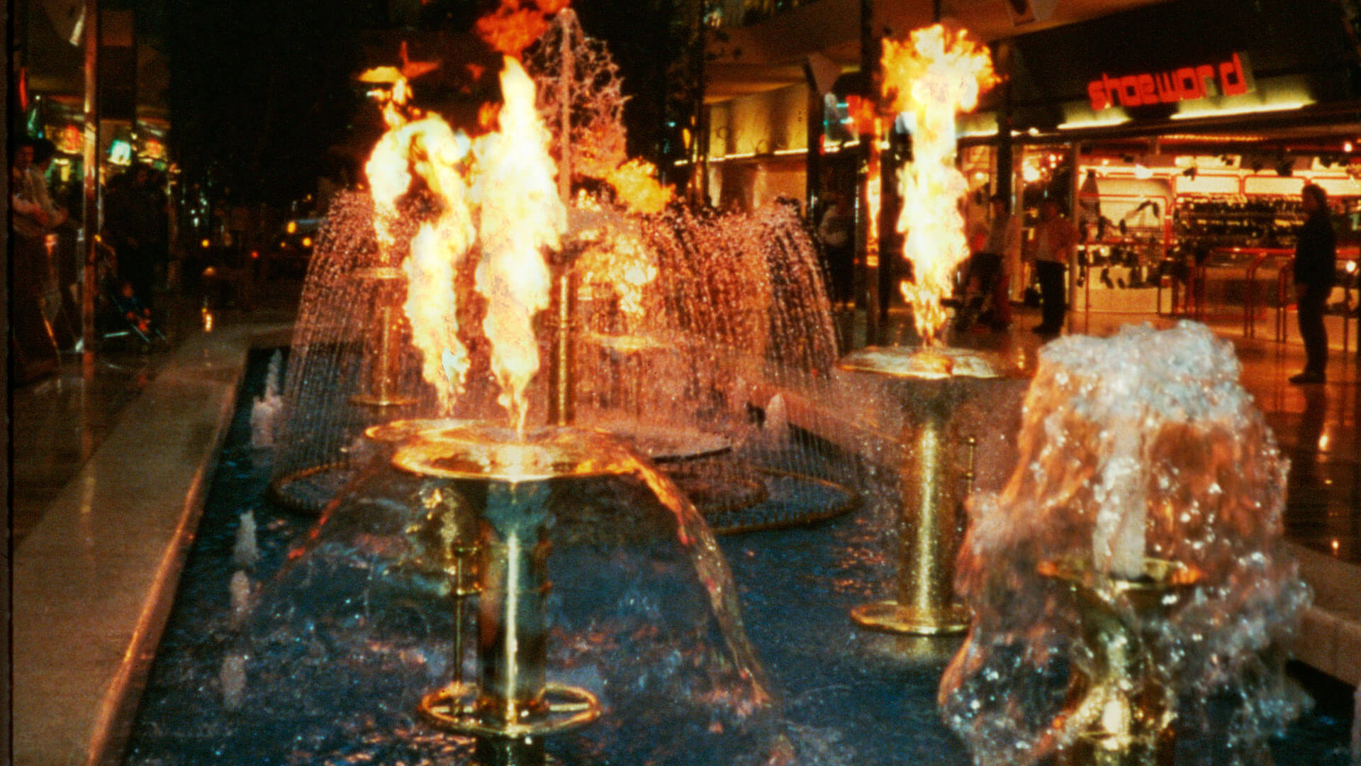 West Edmonton Mall, photograph 2 of 3