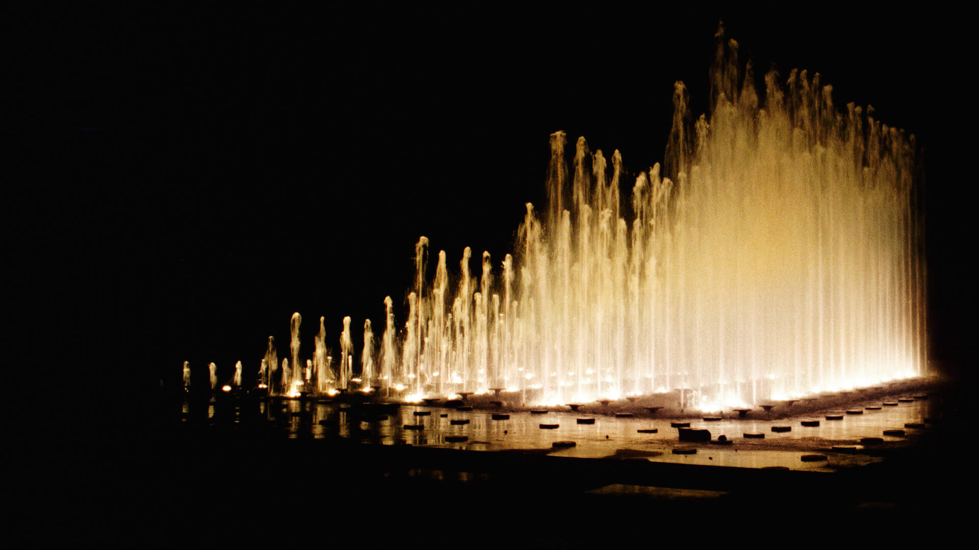 Binhai Plaza, photograph 4 of 4