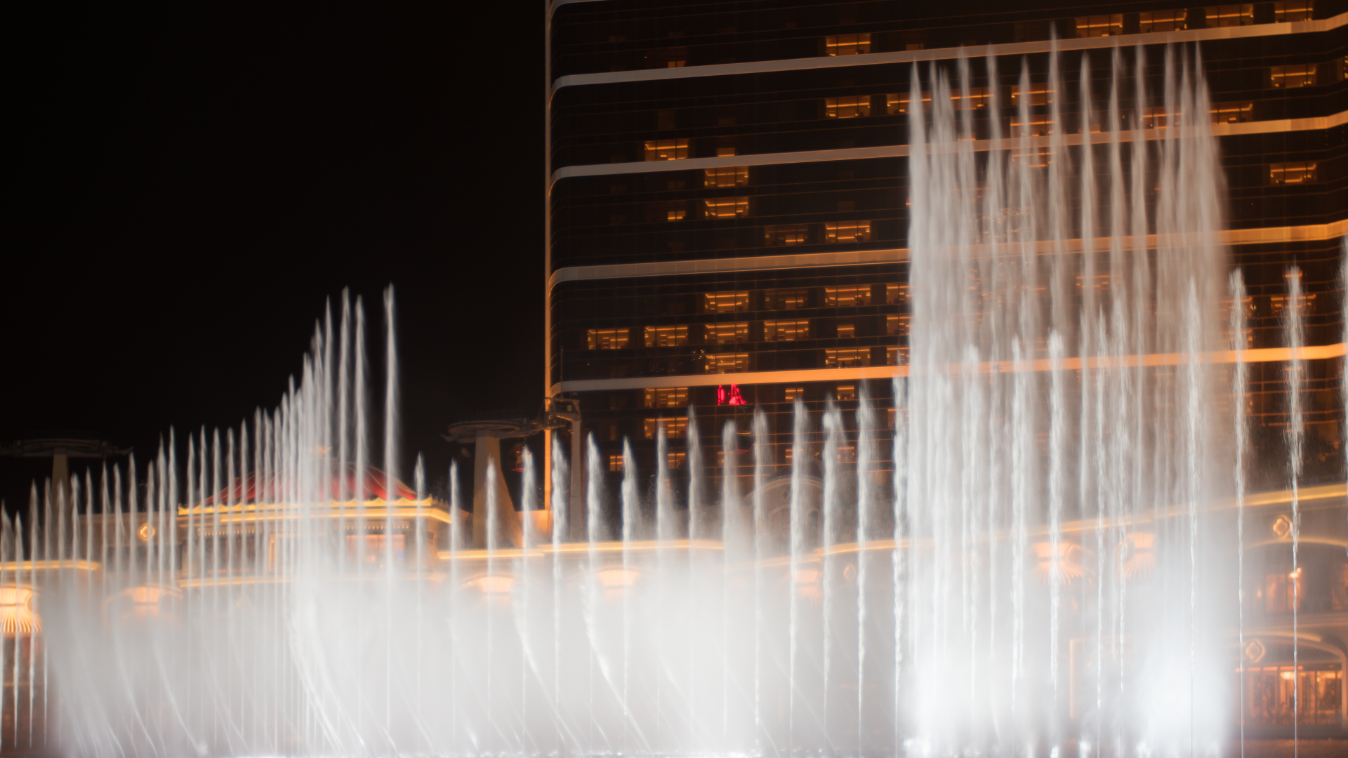 Performance Lake at Wynn Palace Cotai, photograph 2 of 7