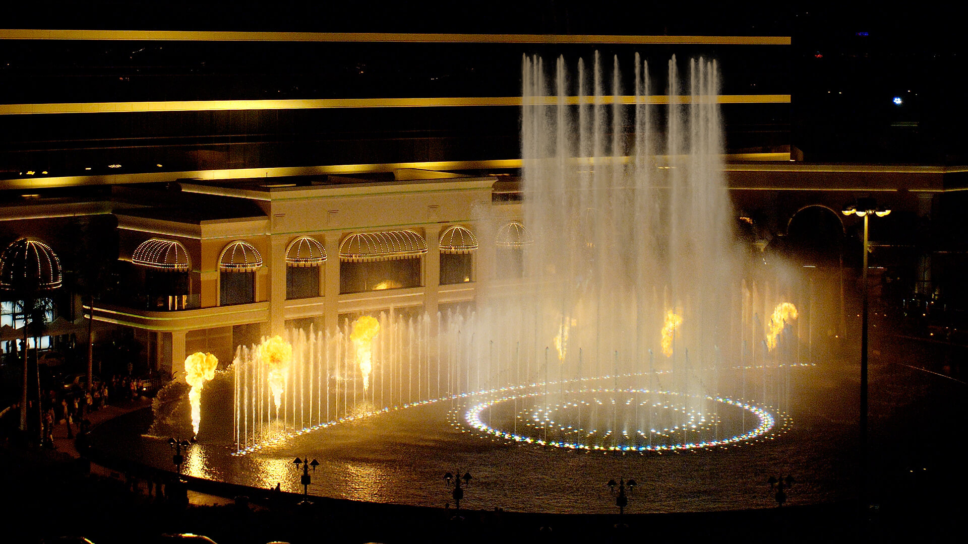 Performance Lake at Wynn Macau, photograph 13 of 13