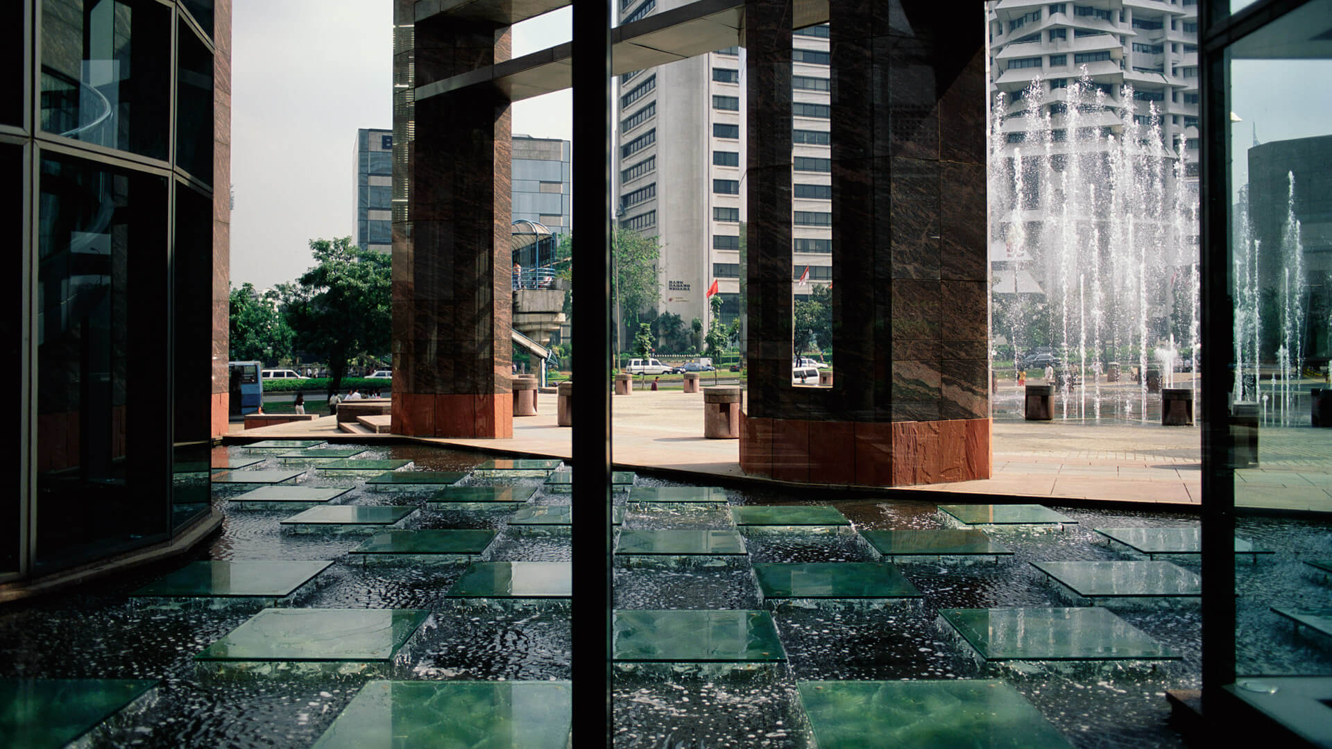 Sampoerna Strategic Square (formerly Anggana Danamon), photograph 5 of 10
