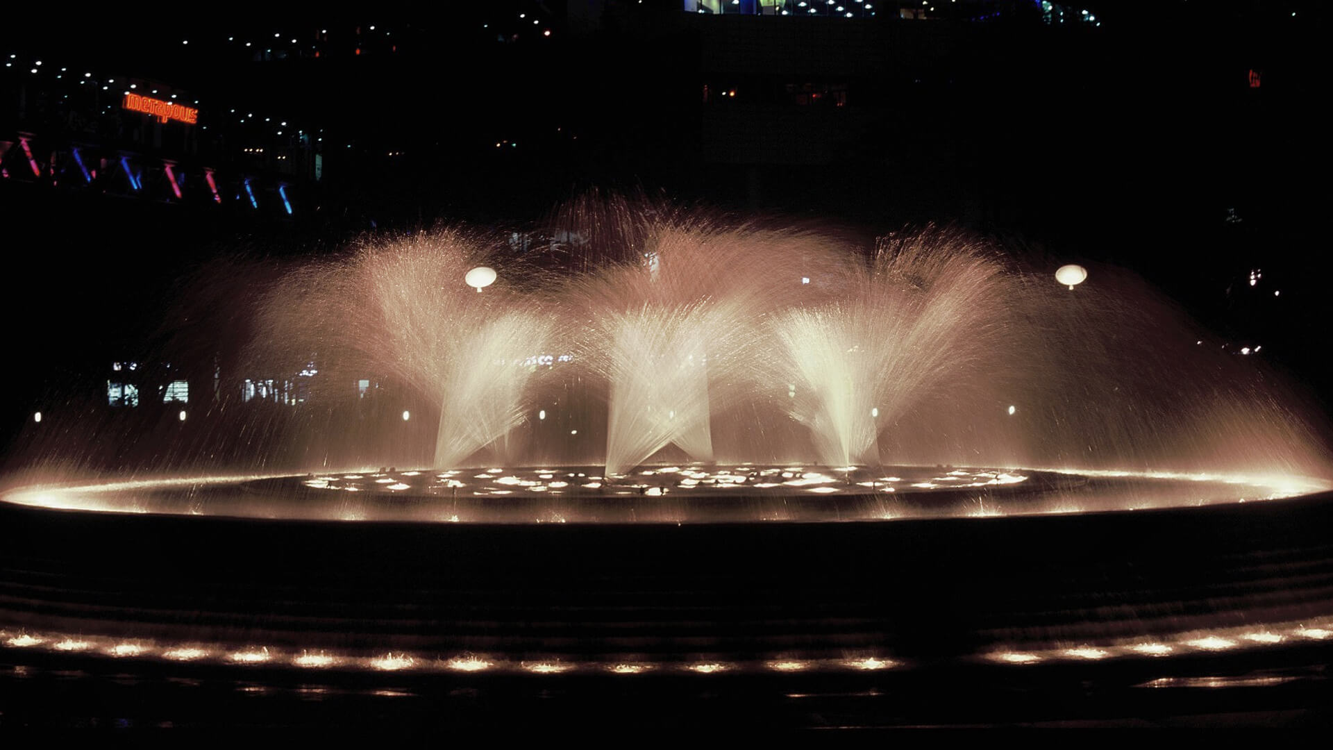 Metapolis Glory, photograph 3 of 4