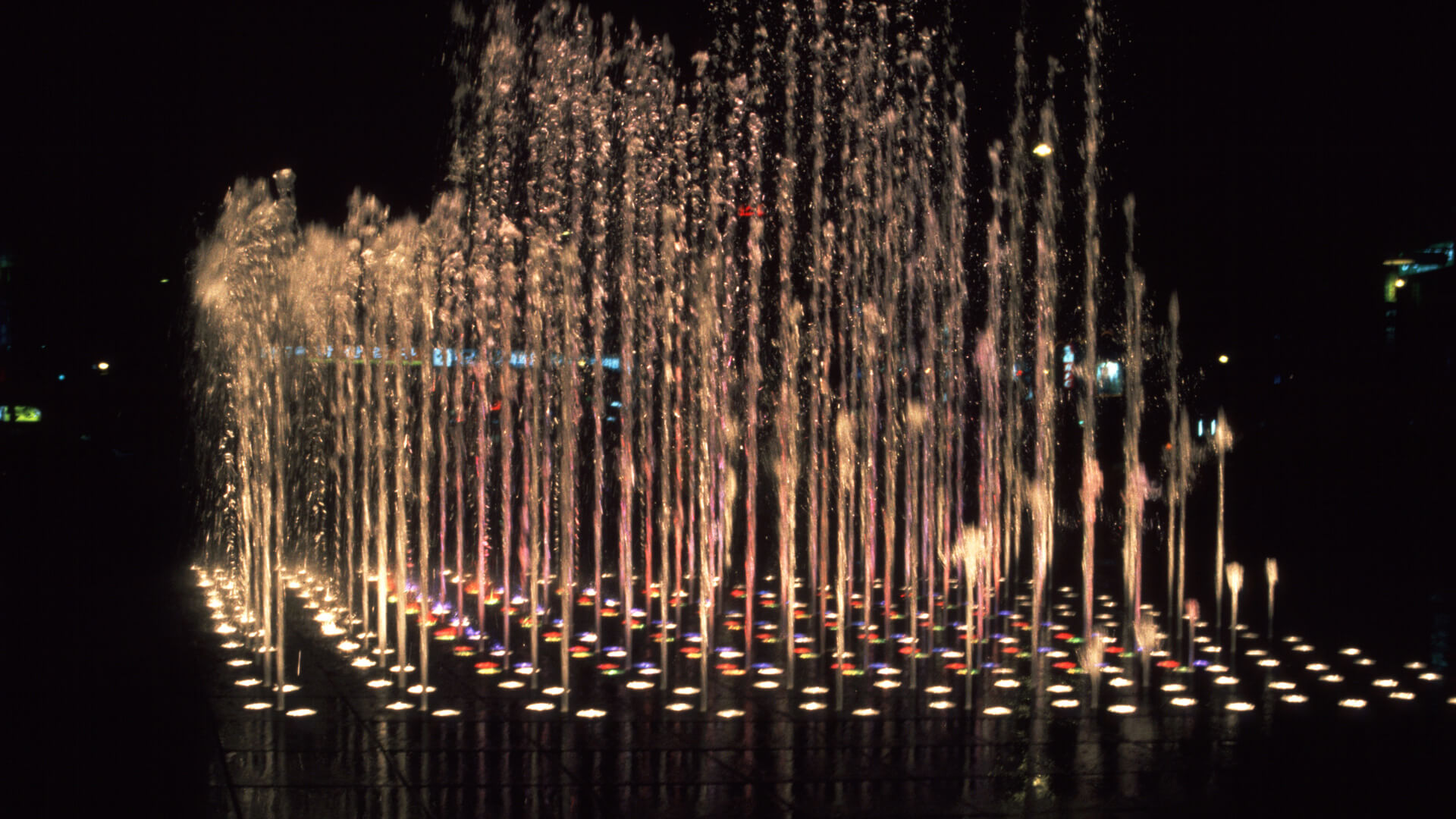 San Ji Cheon, photograph 2 of 3