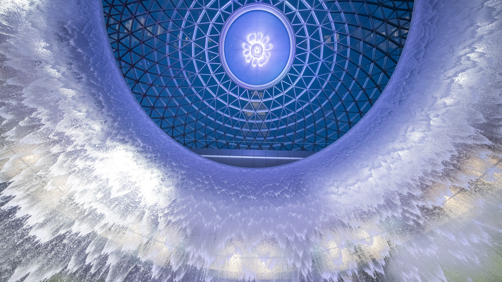 Jewel Rain Vortex at Changi Airport, photograph 5 of 11