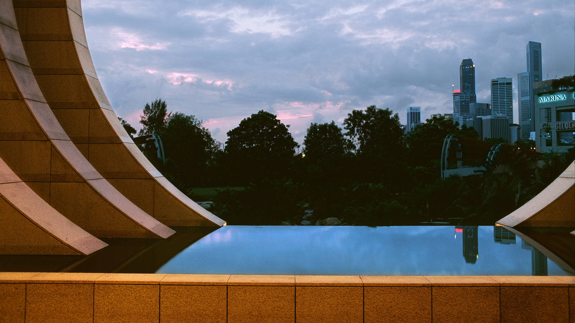 The Ritz-Carlton, photograph 6 of 8