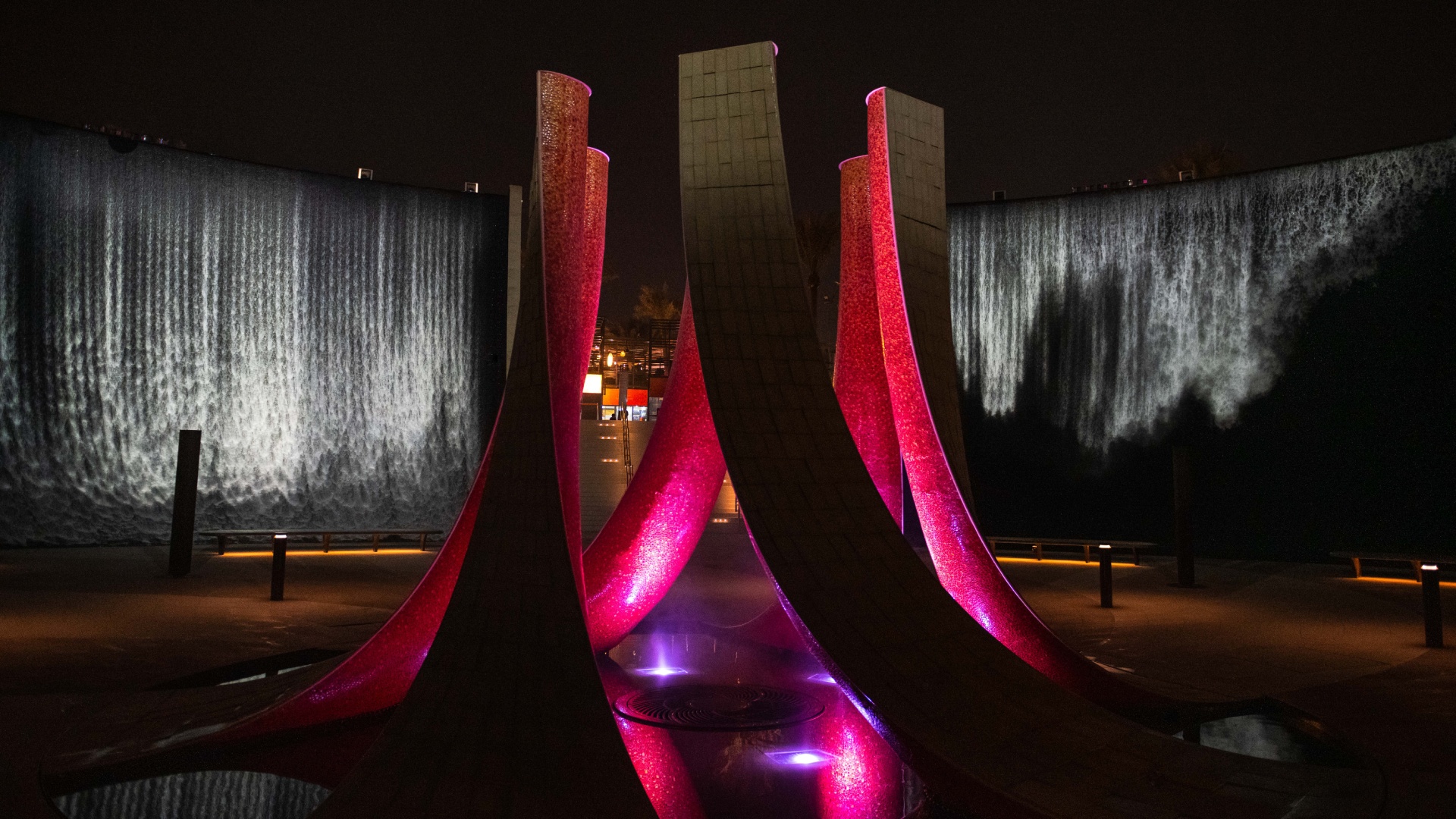 EXPO 2020 Dubai Water Feature: Surreal, photograph 11 of 17