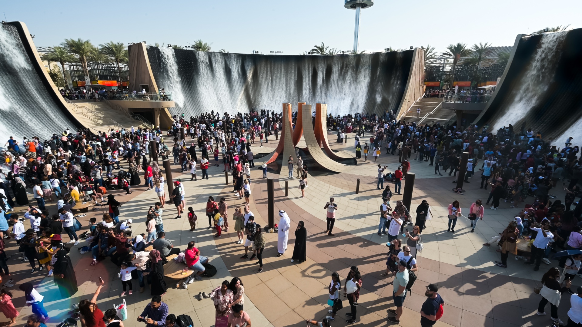 EXPO 2020 Dubai Water Feature: Surreal, photograph 7 of 17
