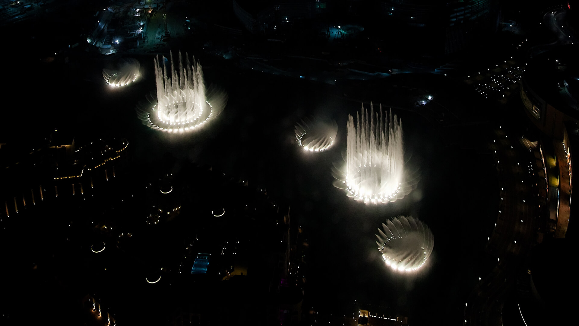 The Dubai Fountain, photograph 1 of 15