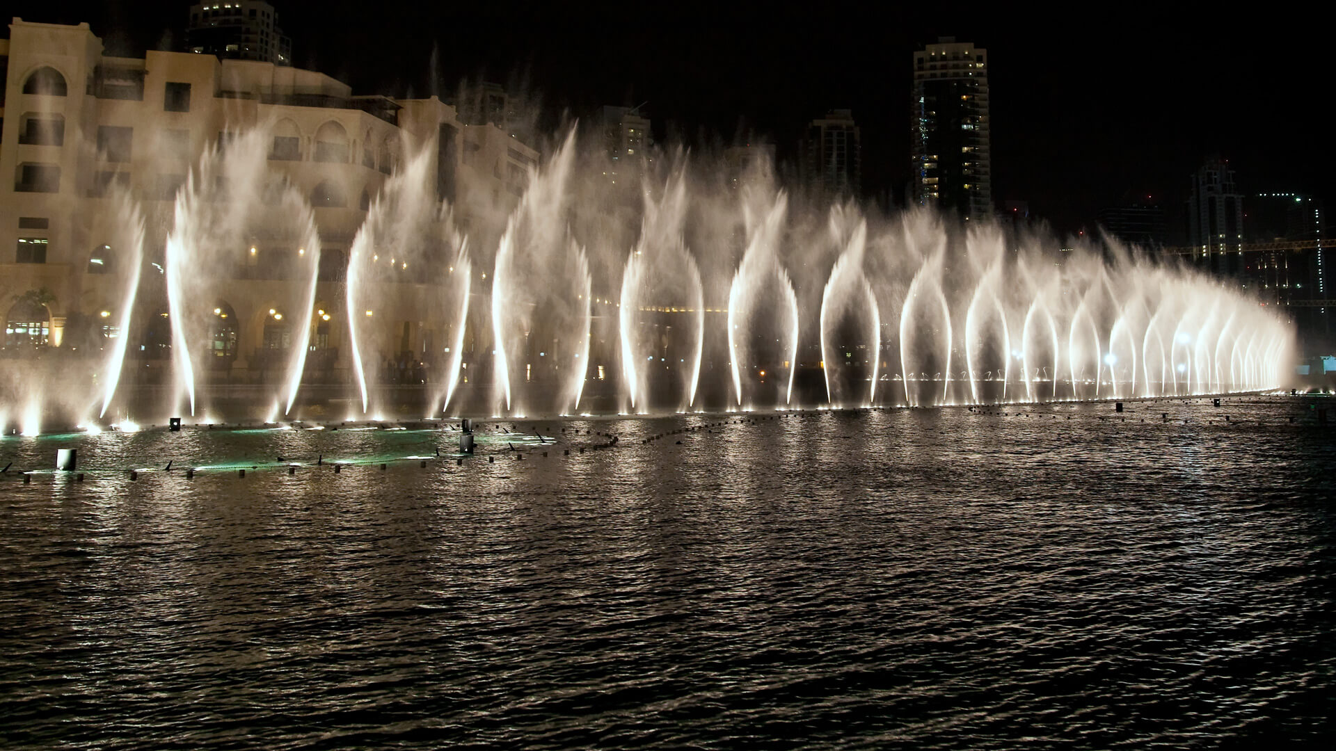 The Dubai Fountain, photograph 11 of 15
