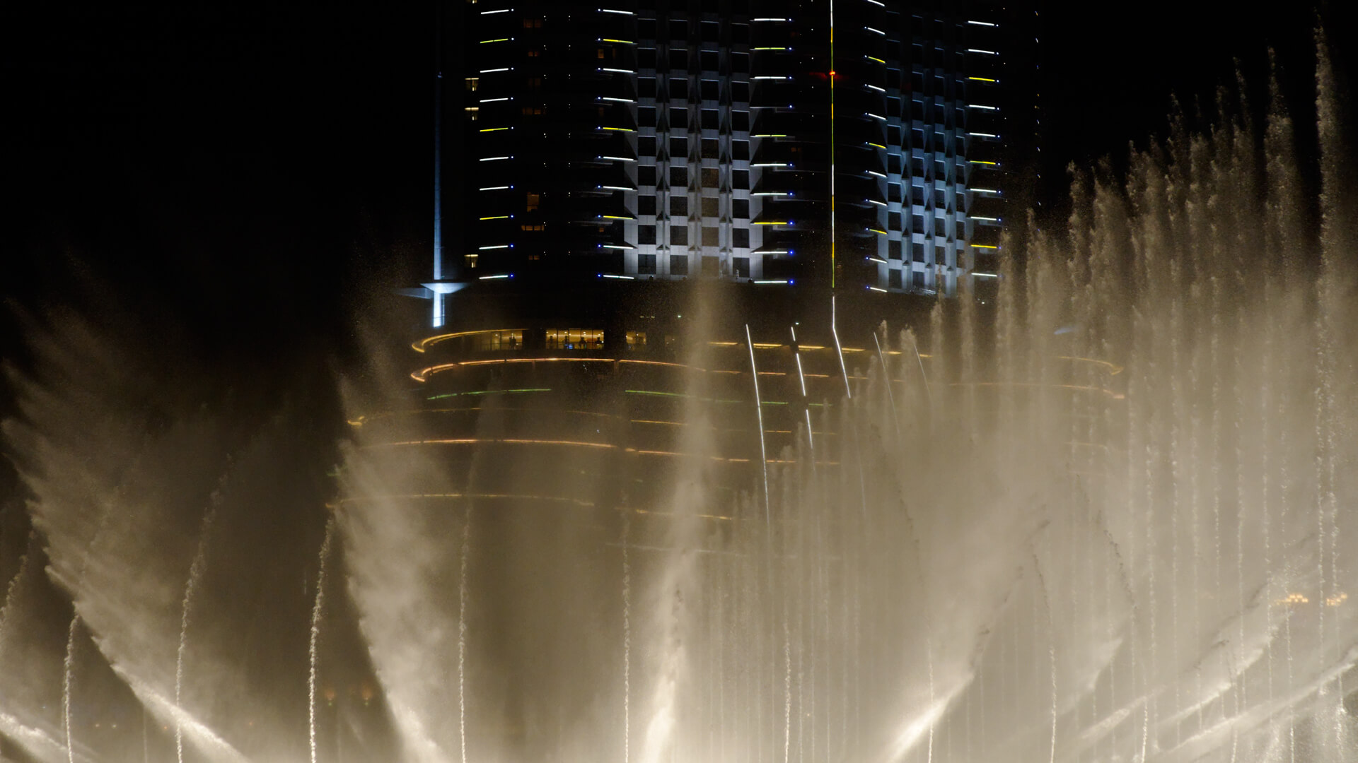 The Dubai Fountain, photograph 4 of 15