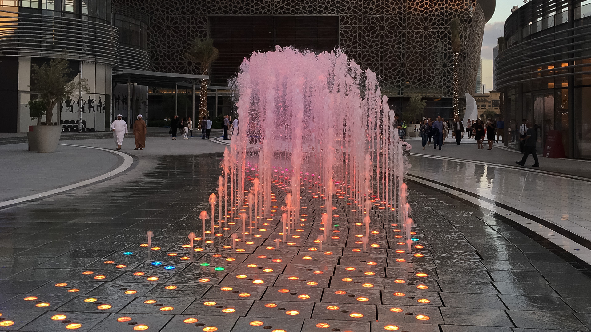 Dubai Opera House, photograph 3 of 8