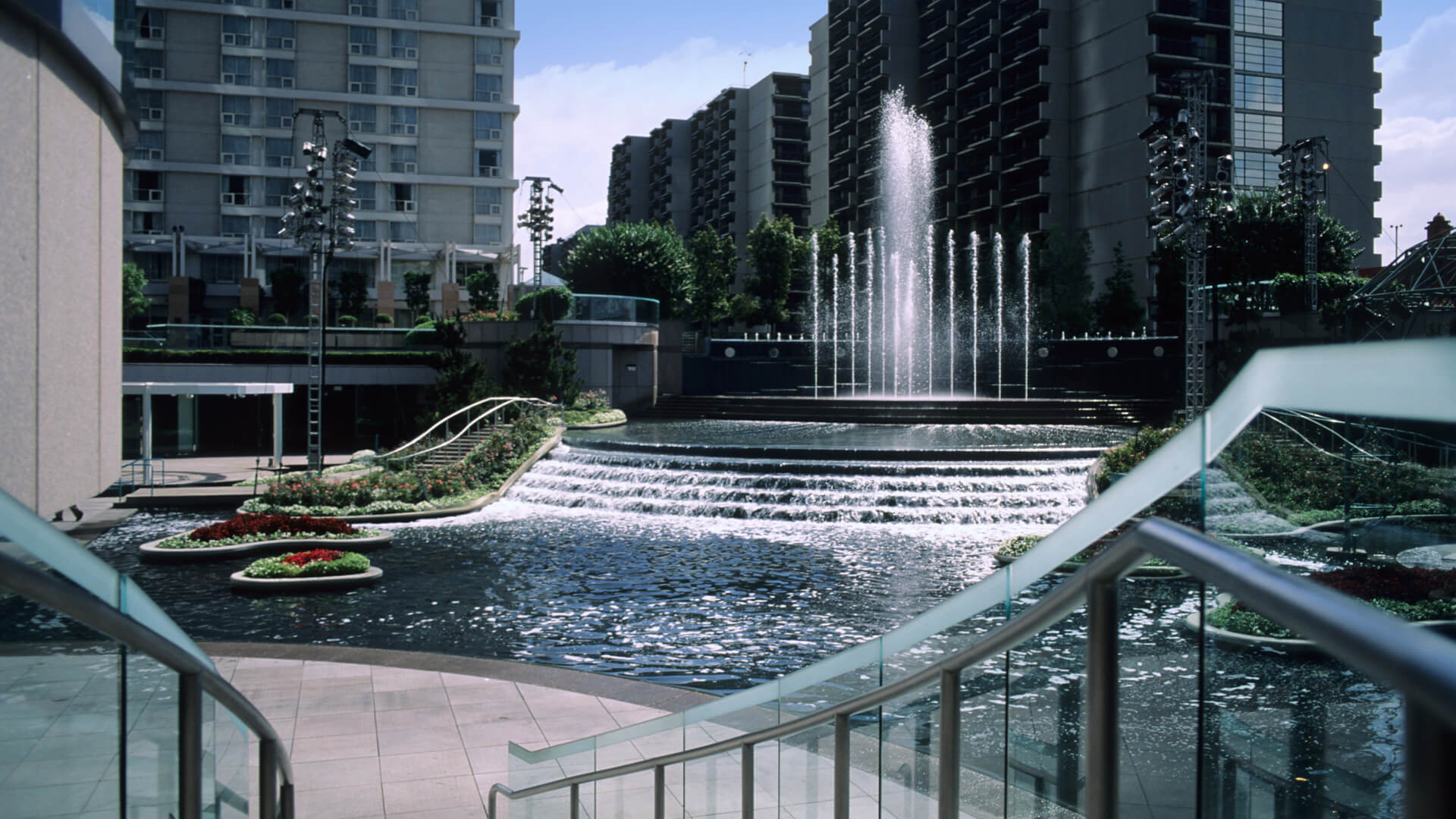 California Plaza Watercourt