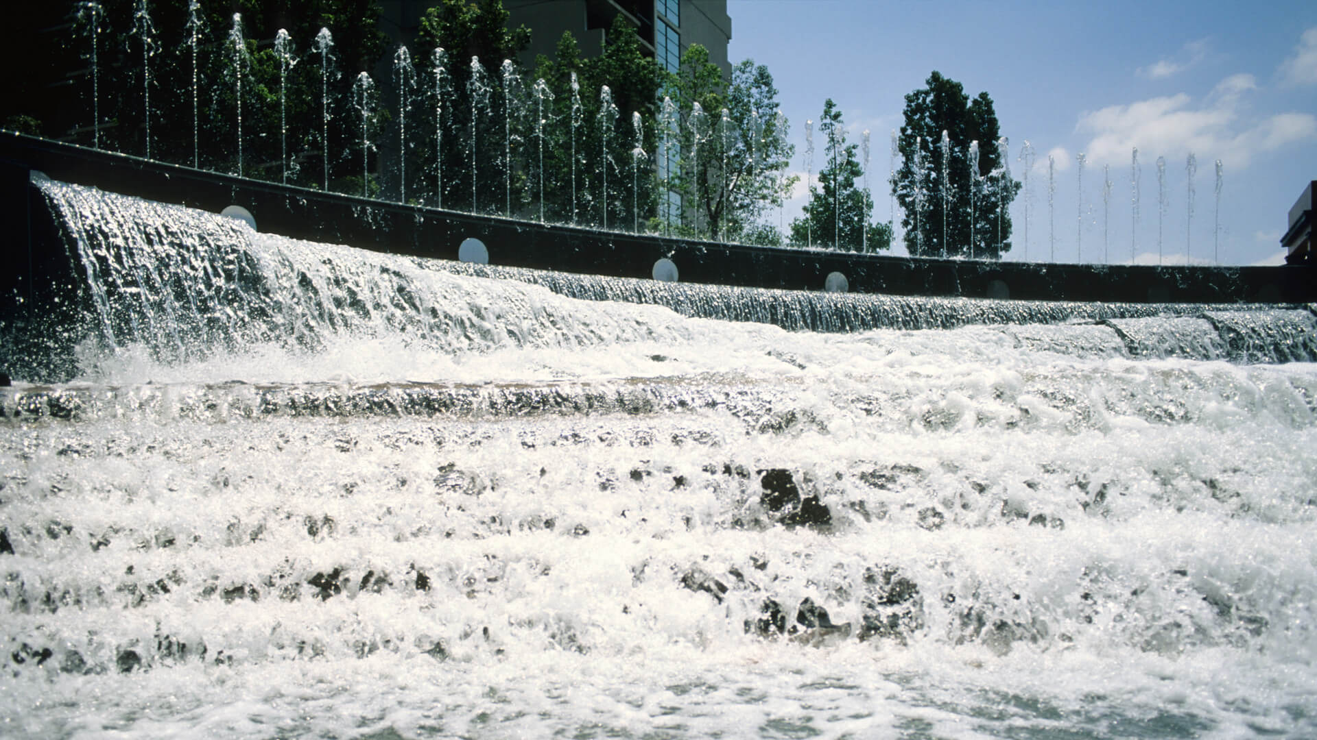 California Plaza Watercourt, photograph 5 of 14