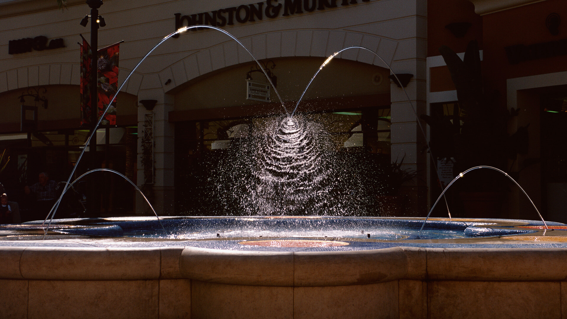 Carlsbad Premium Outlet, photograph 8 of 15