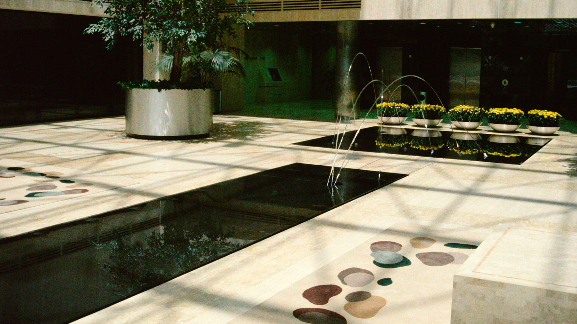 Crossroads Atrium, photograph 3 of 4