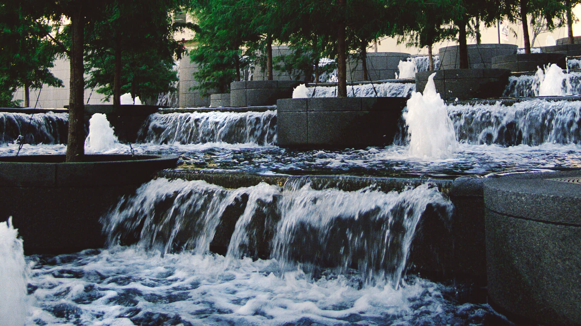 Fountain Place, photograph 2 of 15
