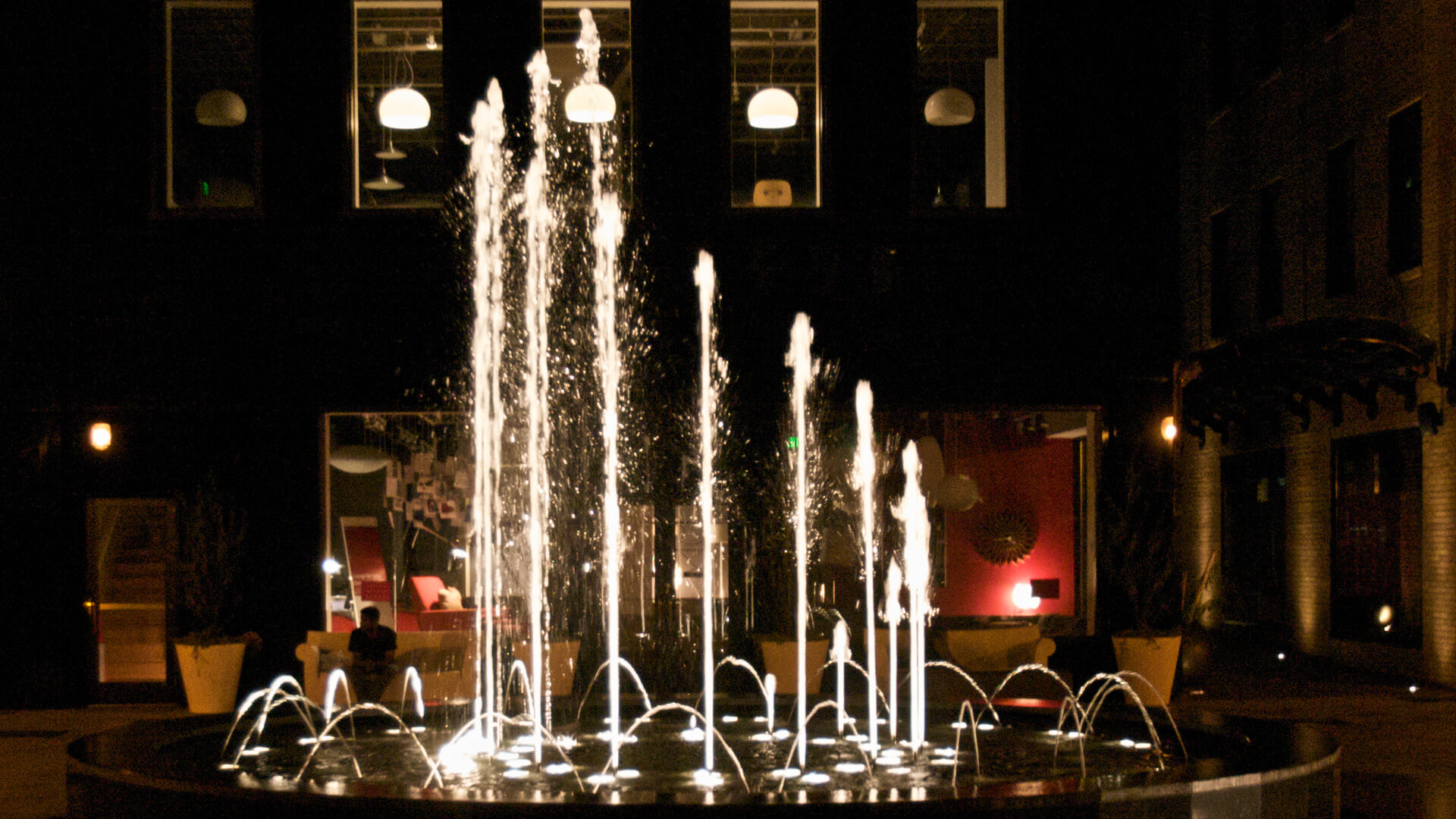 Maryland Plaza, photograph 2 of 3