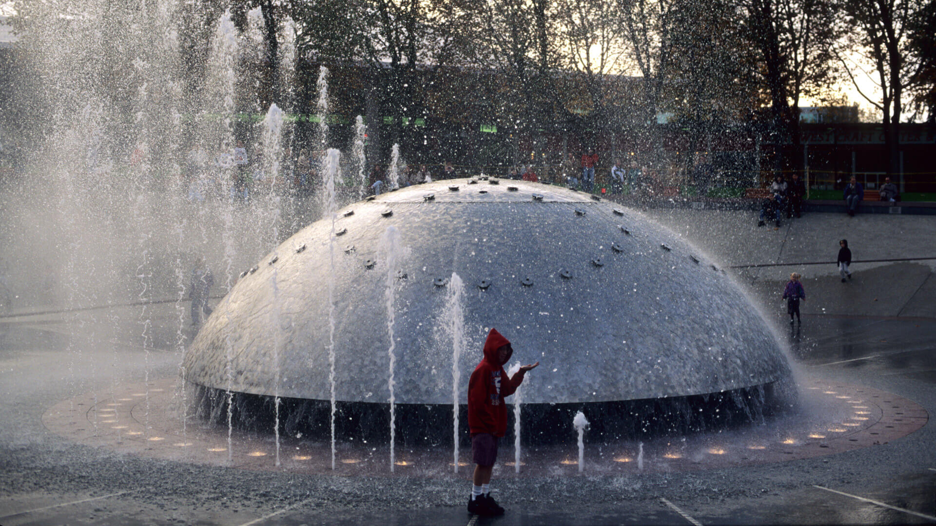 Seattle Center International Fountain, photograph 4 of 9